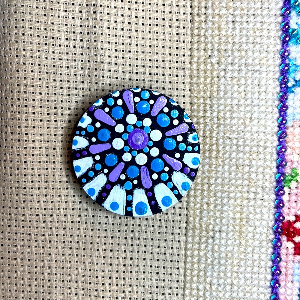 MAGNET / Needle Minder Hand Painted Wooden Needle Minder or Magnet - Mandala